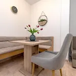 Apartment Apartman Kozina 3
