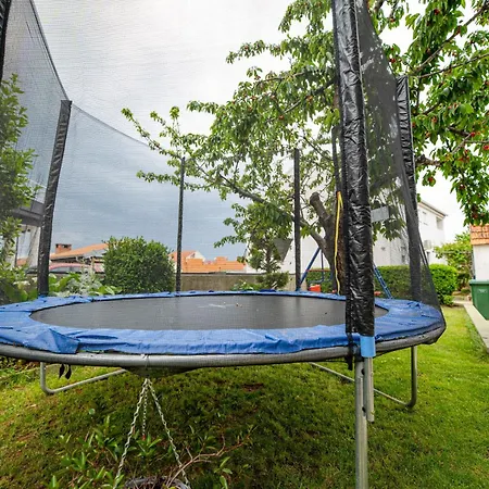 דירה Kozina זאדאר