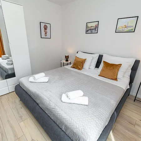 Apartman Kozina 3 *