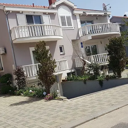 アパート Kozina ザダル